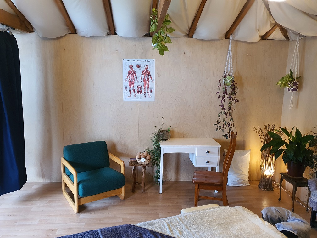 massage consultation space